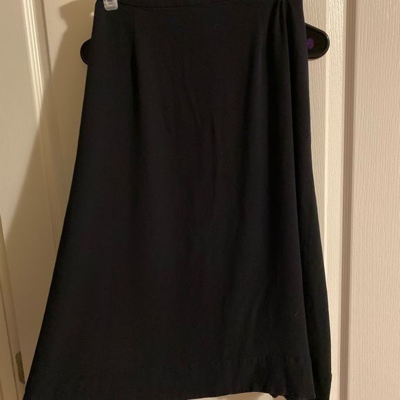 who what wear long black skirt. Size 14 - Picture 4 of 4
